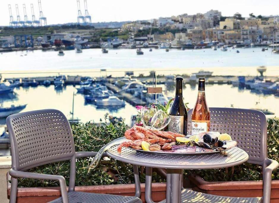Seagull Penthouse Marsaxlokk Apartamento Exterior foto