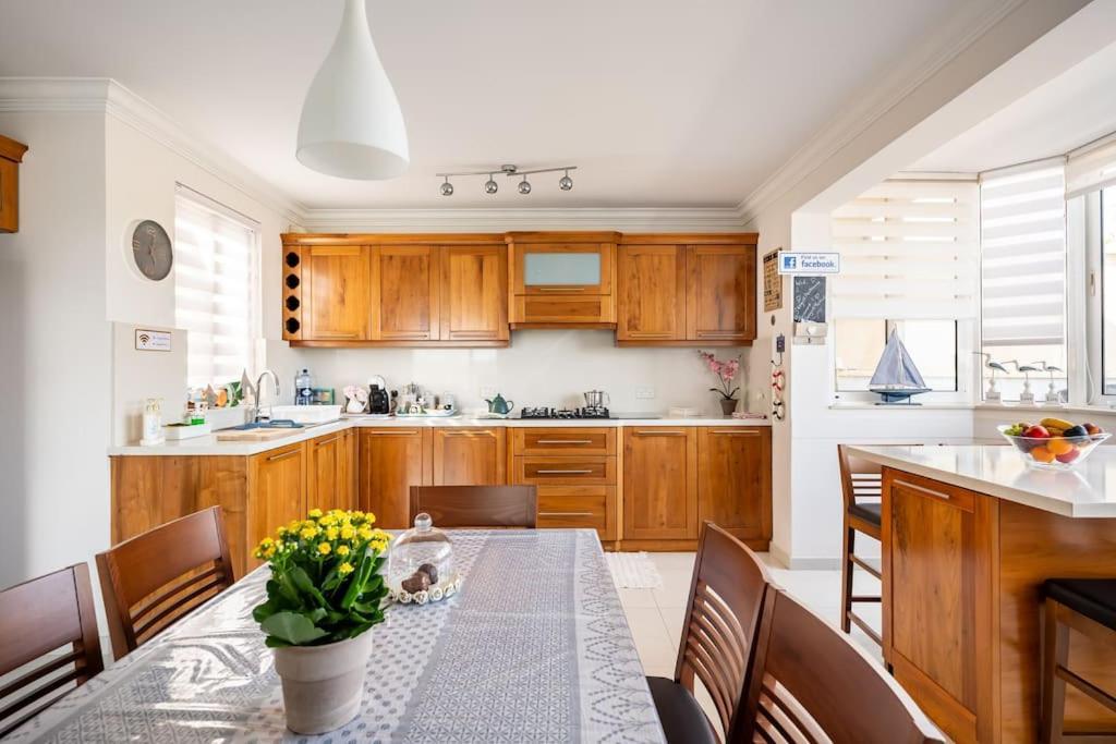 Seagull Penthouse Marsaxlokk Apartamento Exterior foto
