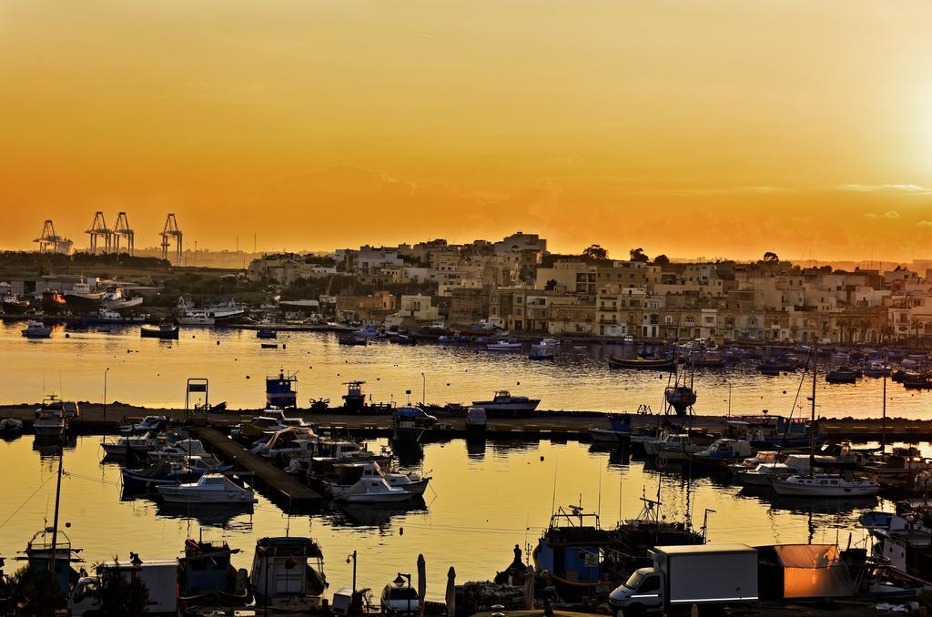 Seagull Penthouse Marsaxlokk Apartamento Exterior foto