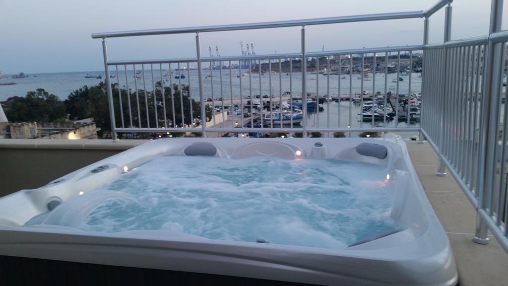 Seagull Penthouse Marsaxlokk Apartamento Exterior foto
